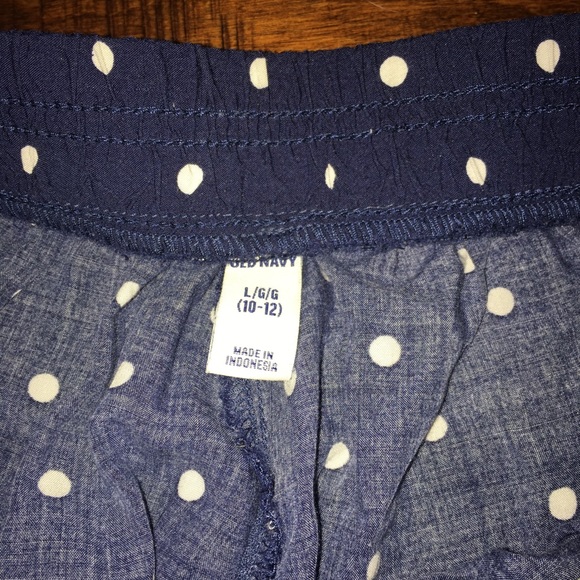 5 for $20 Adorable polka dot skort with pockets. - Picture 3 of 4